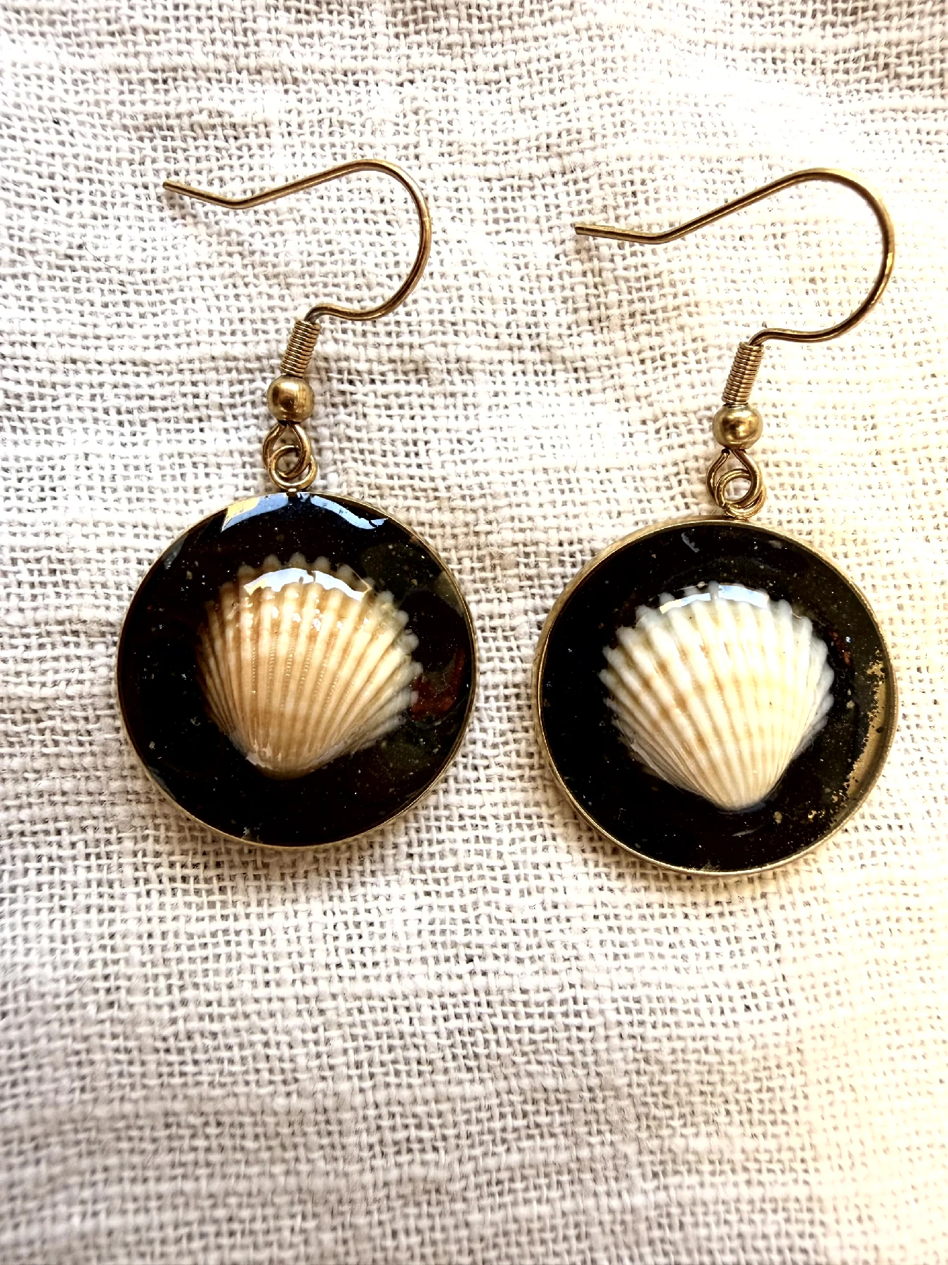 Pendientes artesanal en acero inoxidable dorado inspirada en Tenerife