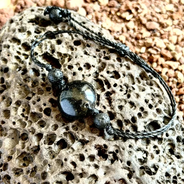 Pulsera de arena negra con cabujón